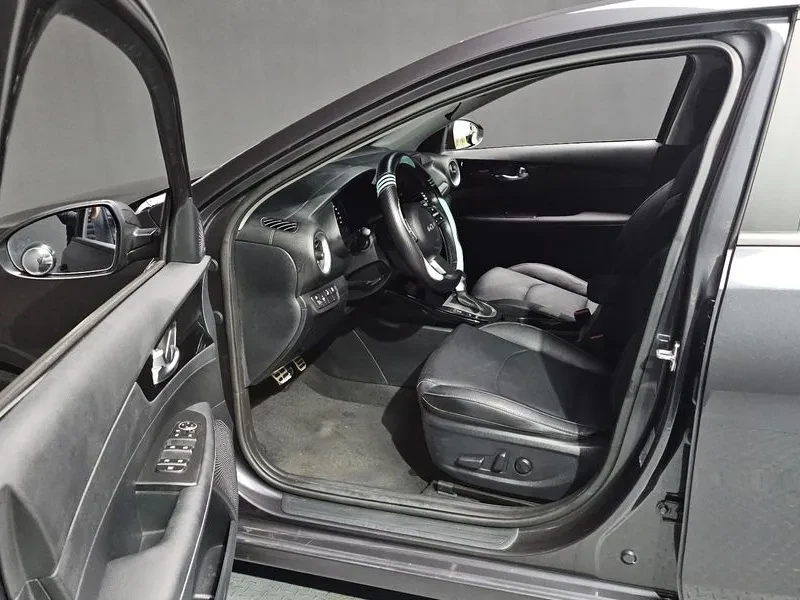 Kia K3 1.6 PRESTIGE, снимка 10 - Автомобили и джипове - 55559085