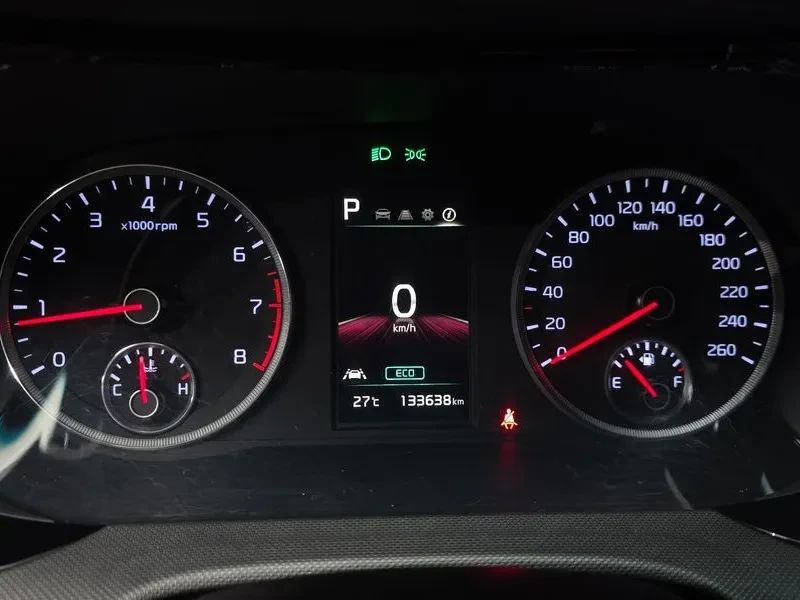 Kia K5 2.0 Lpi Standard, снимка 8 - Автомобили и джипове - 55834268