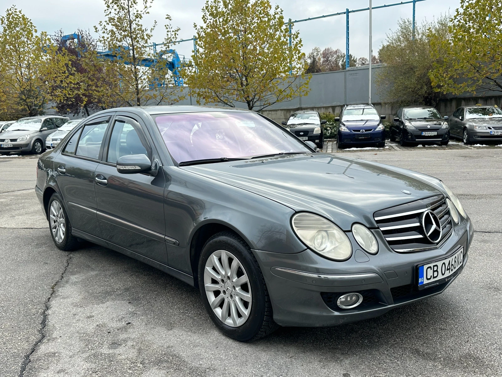 Mercedes-Benz E 200 i Фабричен метан/Facelift - изображение 6