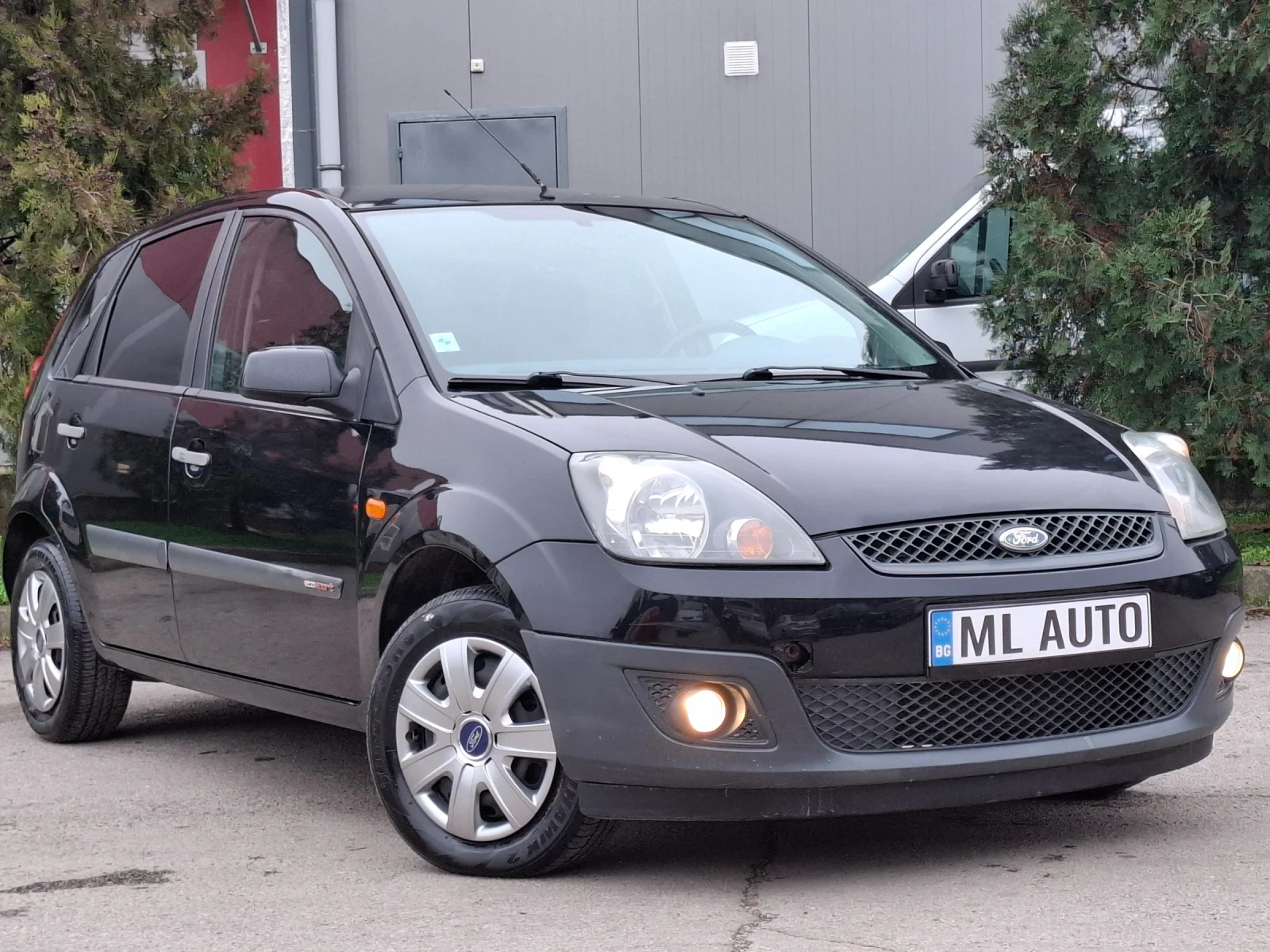 Ford Fiesta 1.25i * EURO 4 * КЛИМАТИК * ЛИЗИНГ *  - изображение 2