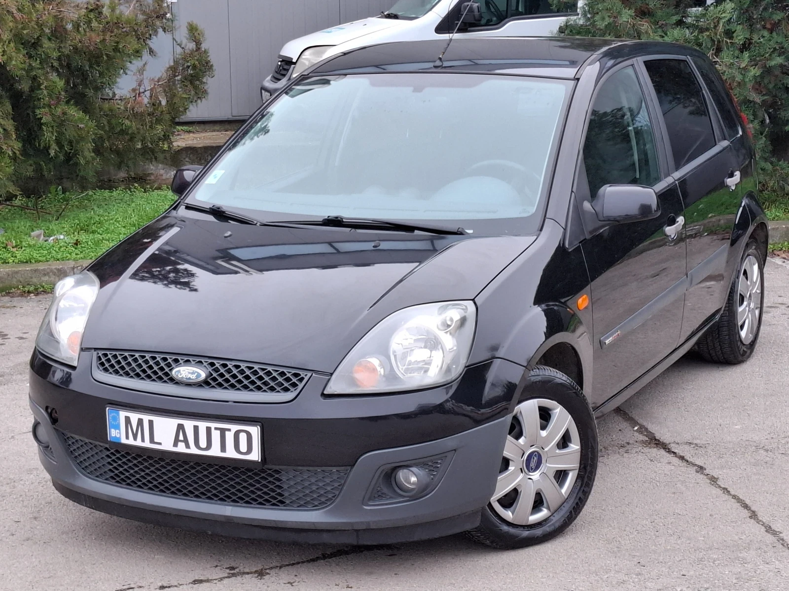 Ford Fiesta 1.25i * EURO 4 * КЛИМАТИК * ЛИЗИНГ *  - изображение 9