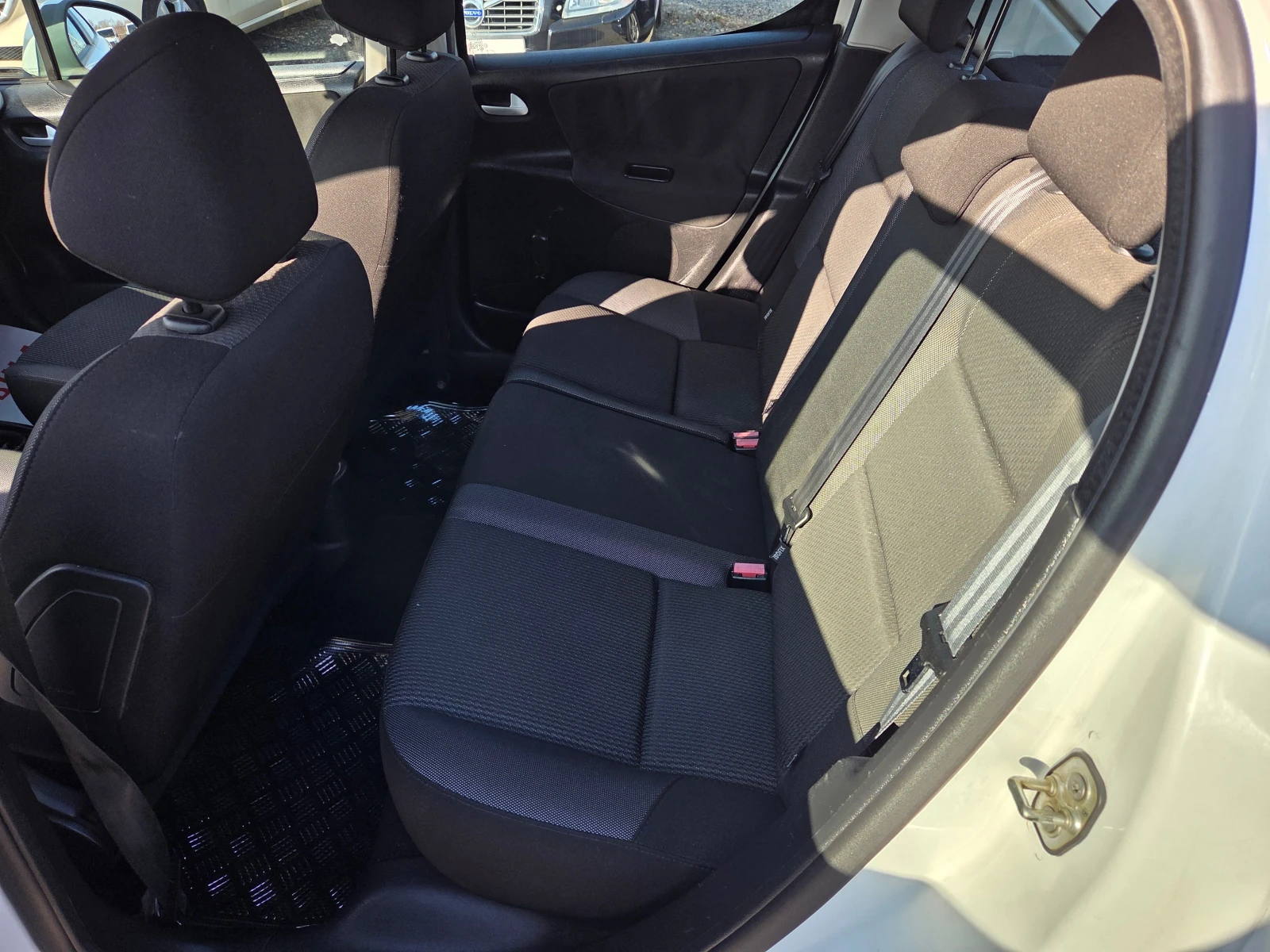 Peugeot 207 1.4 I/GPL | Mobile.bg � ����������� 8