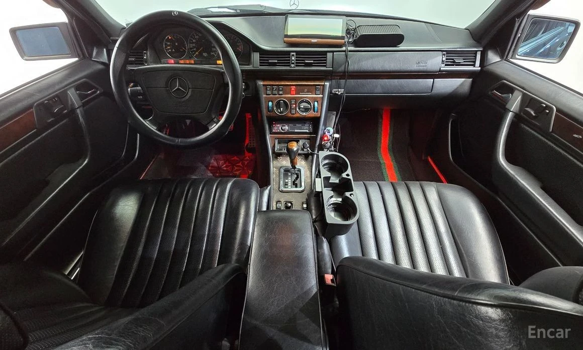 Mercedes-Benz 124  - изображение 7