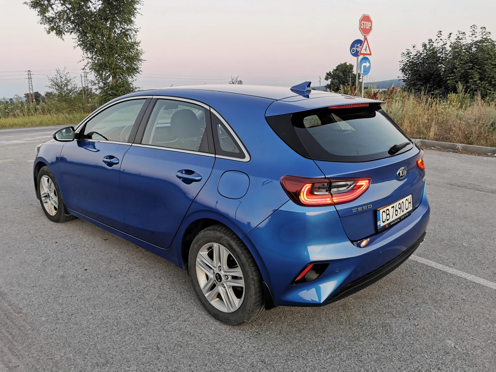 Kia Ceed, снимка 4 - Автомобили и джипове - 53865335
