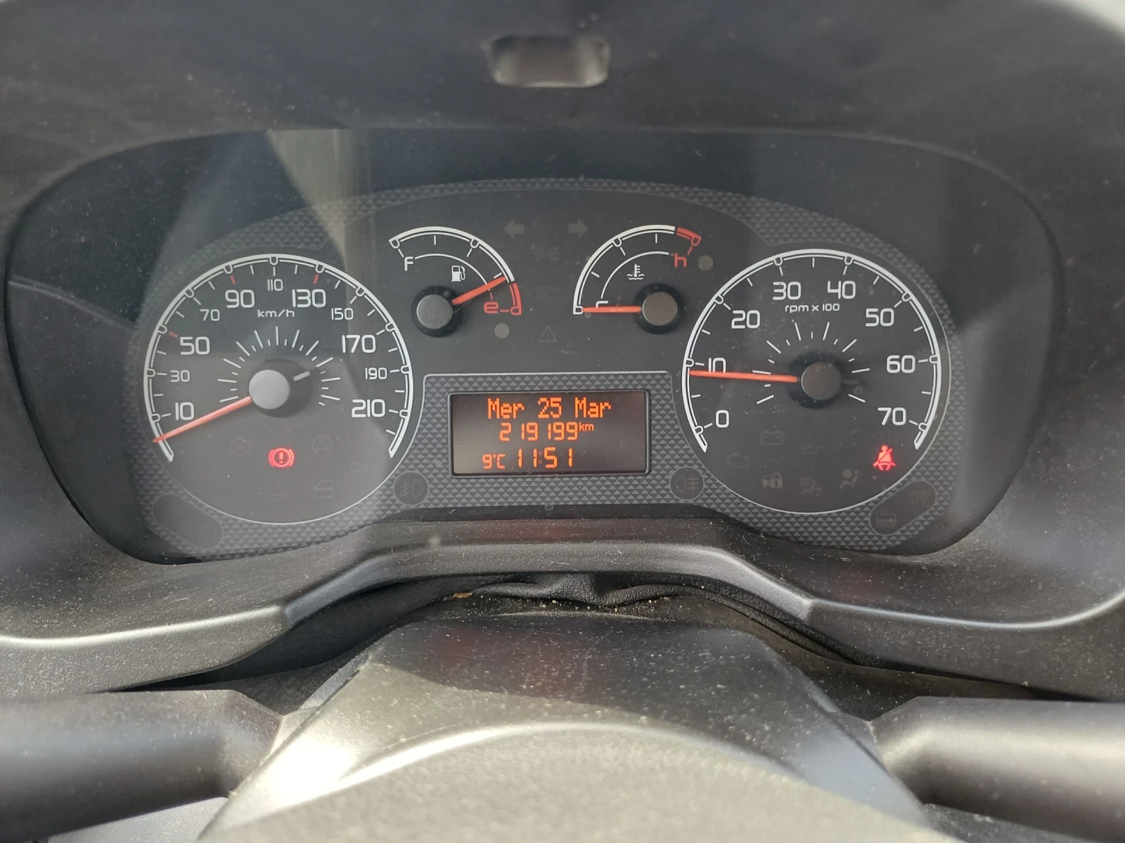 Peugeot Bipper 1.3 HDI, снимка 11 - Автомобили и джипове - 53976083