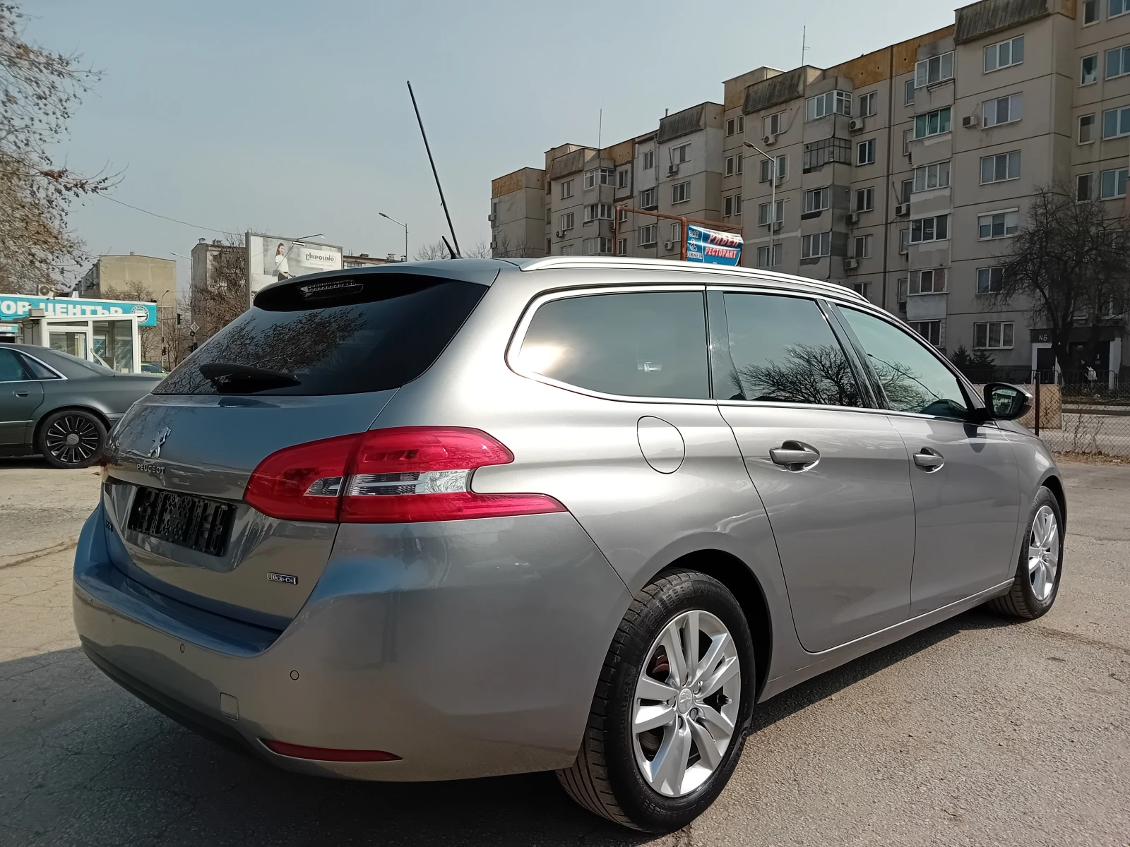 Peugeot 308 1.6HDI NAVI/KAMERA EURO 6, снимка 4 - Автомобили и джипове - 54001773