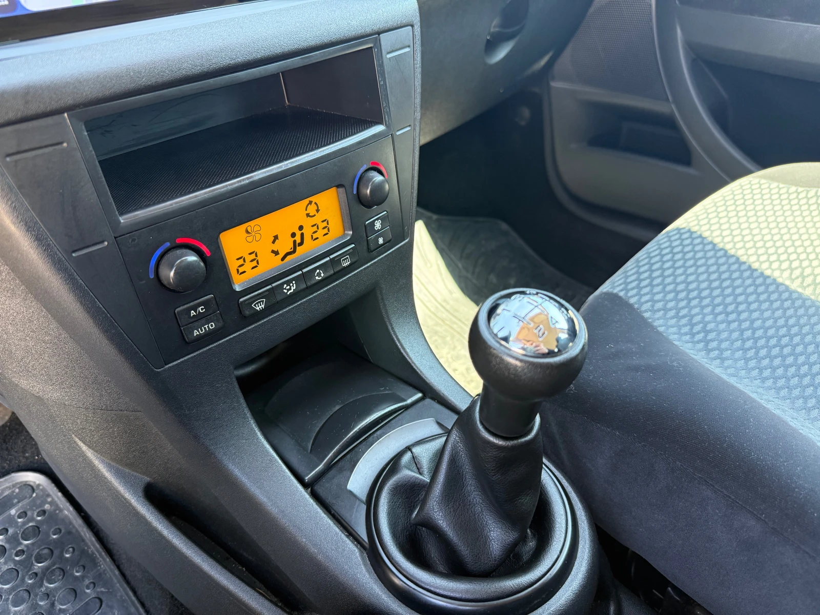 Citroen C4 1.6 HDI * NAVI * ANDROID AUTO * APPLE CARPLAY, снимка 12 - Автомобили и джипове - 54113491