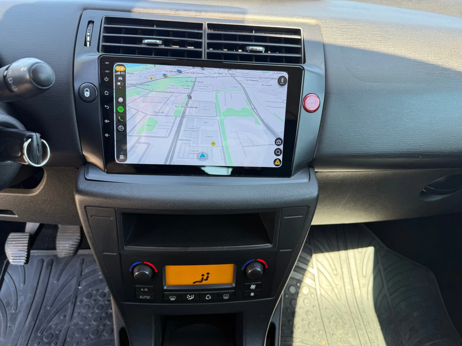 Citroen C4 1.6 HDI * NAVI * ANDROID AUTO * APPLE CARPLAY, снимка 11 - Автомобили и джипове - 54113491