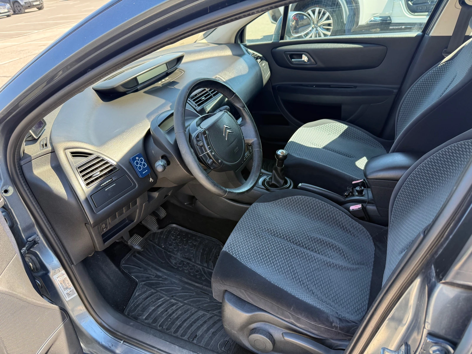 Citroen C4 1.6 HDI * NAVI * ANDROID AUTO * APPLE CARPLAY, снимка 8 - Автомобили и джипове - 54113491