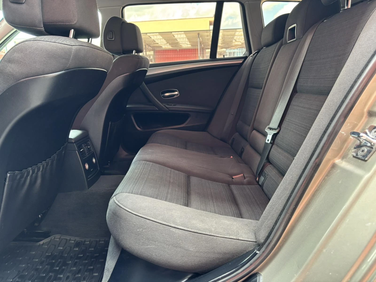 BMW 520 Face Lift , снимка 11 - Автомобили и джипове - 54914460