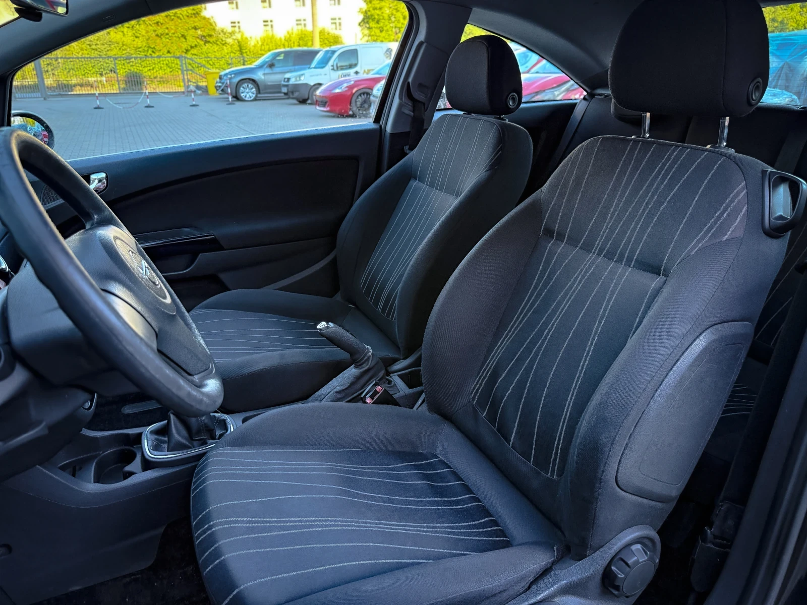 Opel Corsa 1.2* КЛИМА* РЕГИСТРИРАНА* ОБСЛУЖЕНА, снимка 14 - Автомобили и джипове - 54990889