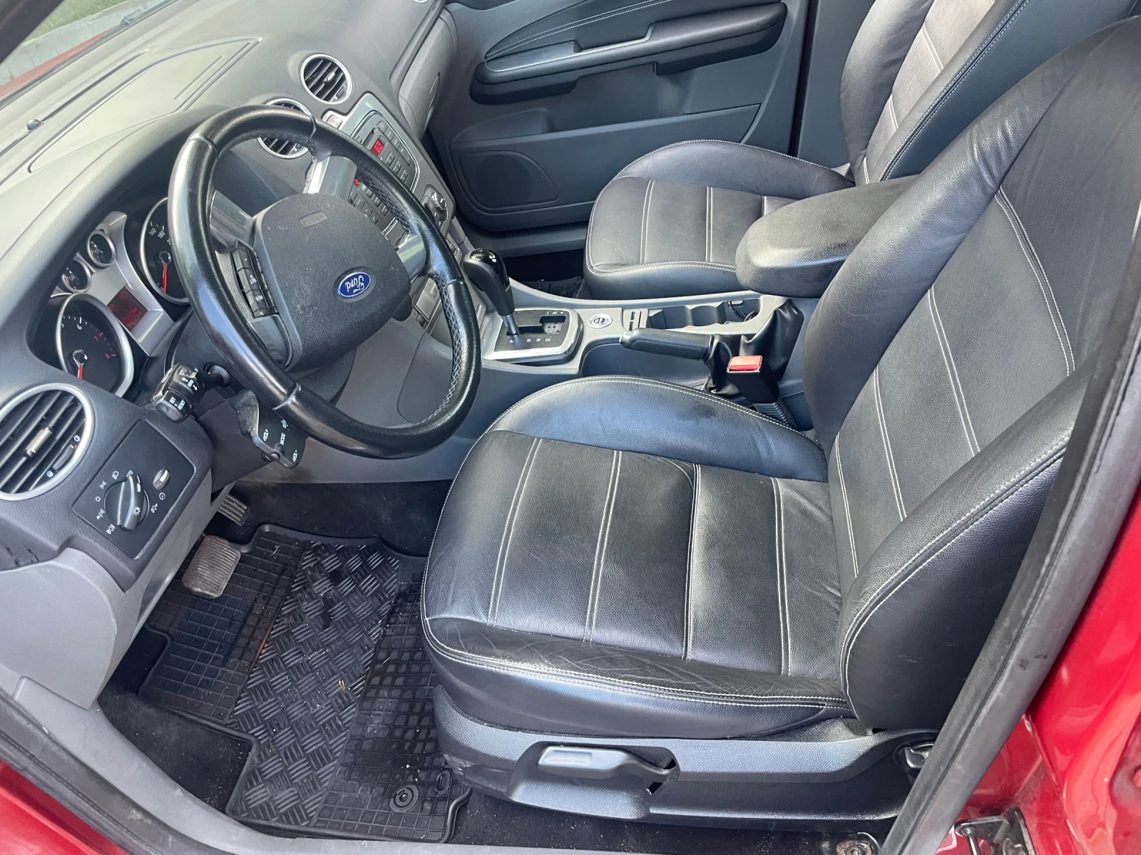 Ford Focus 2.0 i, снимка 10 - Автомобили и джипове - 55567891