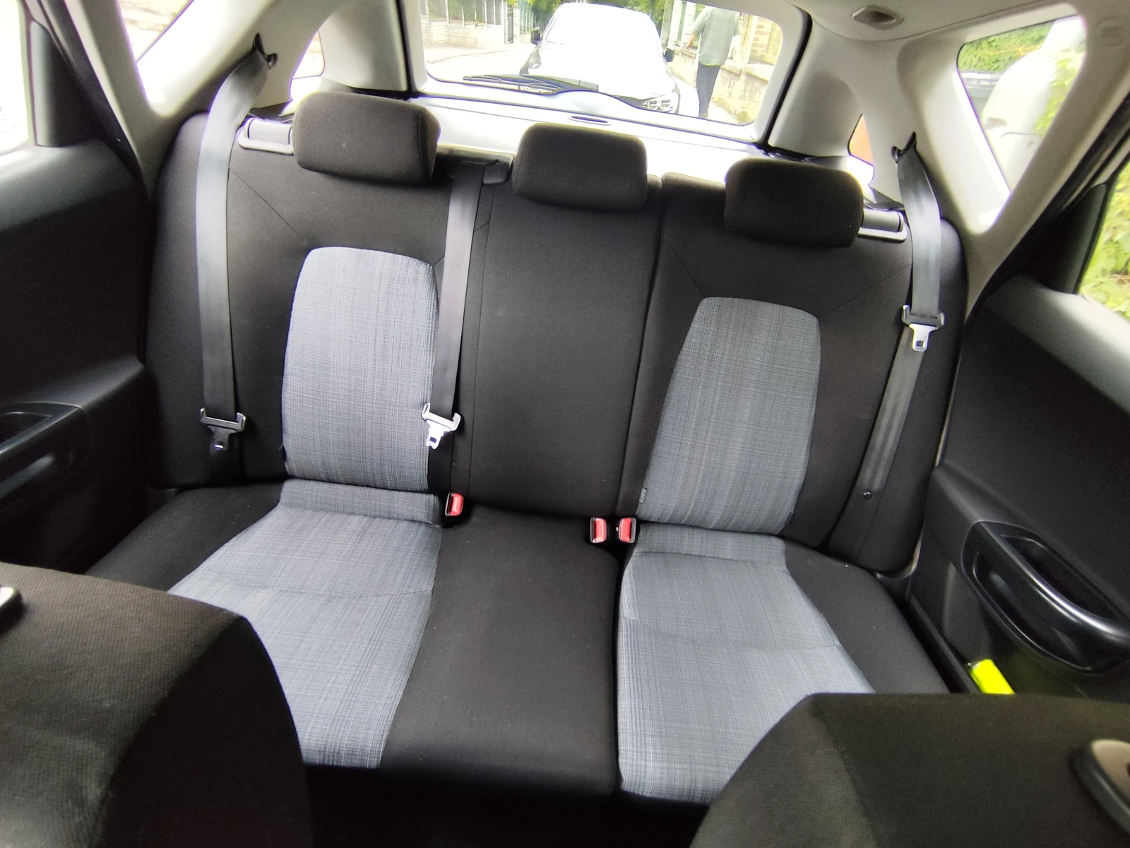 Kia Ceed 1.6 LPG, снимка 13 - Автомобили и джипове - 55574311
