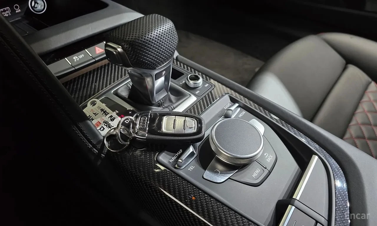 Audi R8 5.2 V10 Performance Coupe, снимка 9 - Автомобили и джипове - 56042061