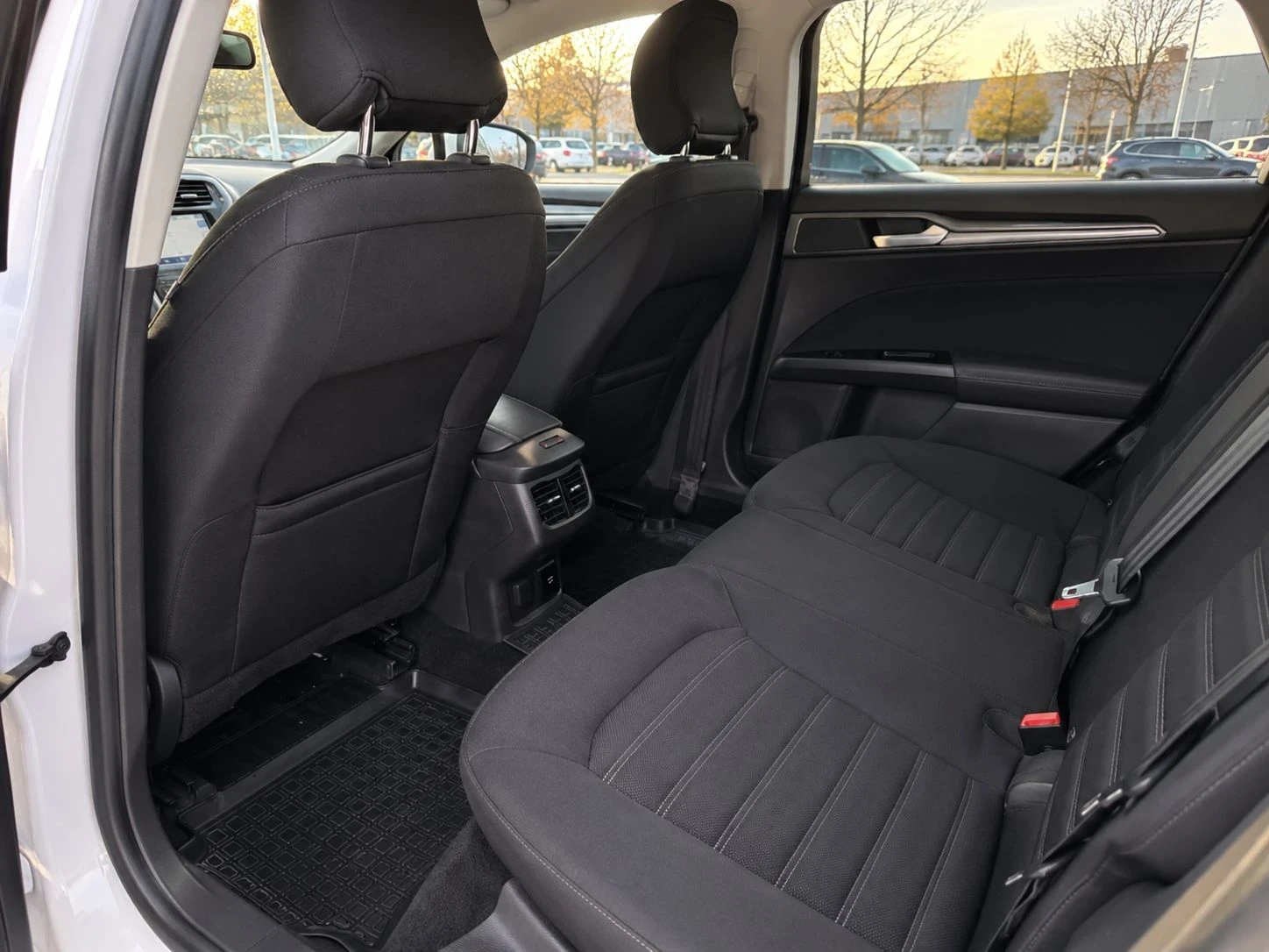 Ford Mondeo Titanium 2.0 Diesel 150 кс. Automatic, снимка 8 - Автомобили и джипове - 56232944