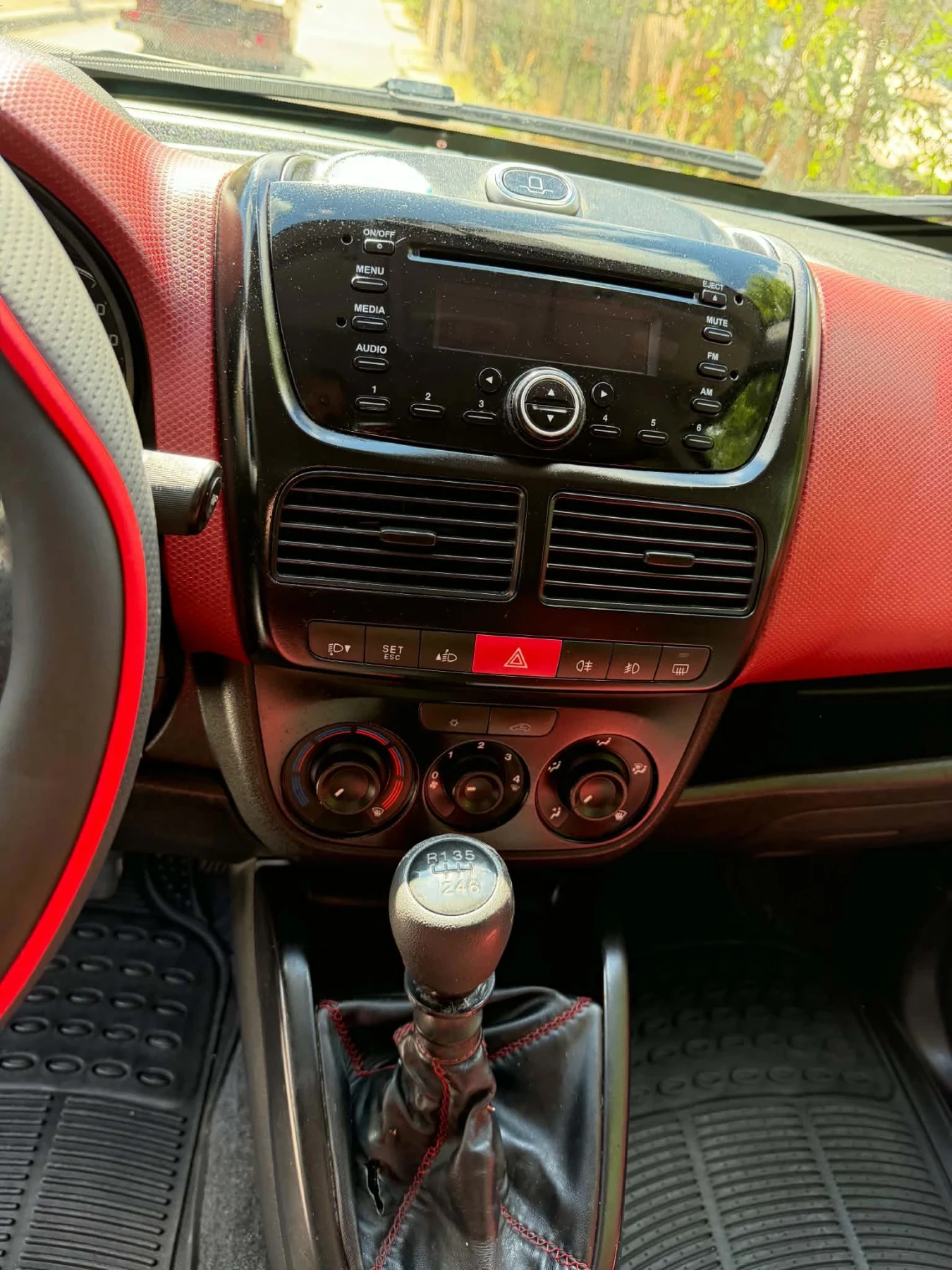 Fiat Doblo 1.4 МЕТАН, снимка 8 - Автомобили и джипове - 56262135