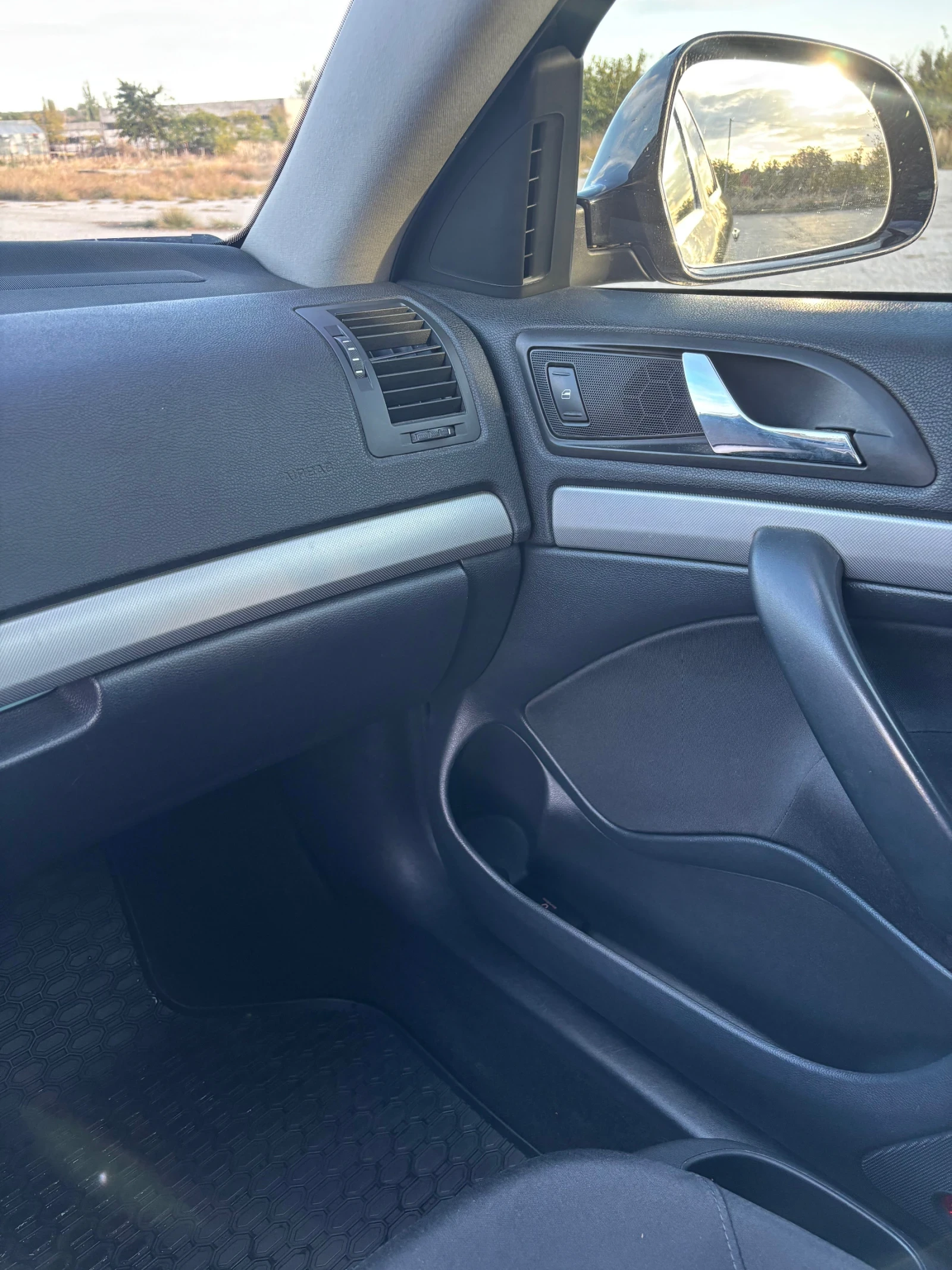 Skoda Octavia 1.6, снимка 11 - Автомобили и джипове - 56604329