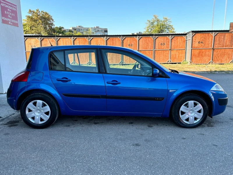 Renault Megane 1.4i * Климатик* , снимка 6 - Автомобили и джипове - 46858724