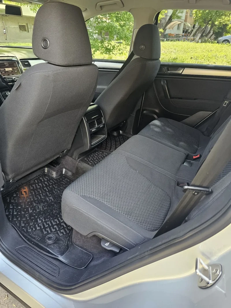 VW Touareg 3000 TDI 240 к.с, снимка 9 - Автомобили и джипове - 50067077