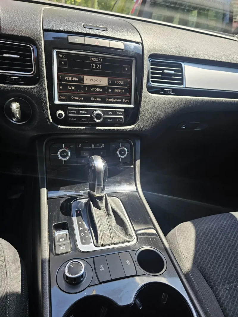 VW Touareg 3000 TDI 240 к.с, снимка 3 - Автомобили и джипове - 50067077