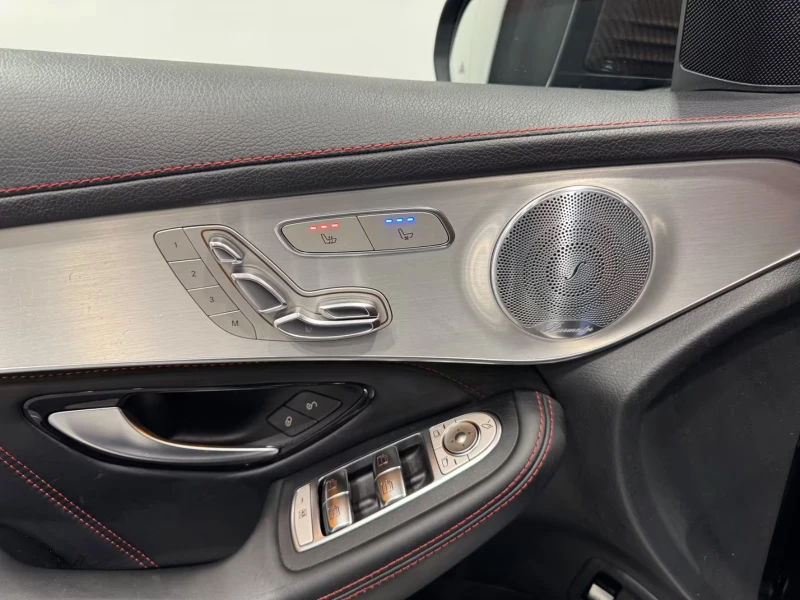 Mercedes-Benz GLC 63 AMG 4M/COUPE/476HP/CARBON/PANO/HUD/360/BURM/MEMO/816f, снимка 12 - Автомобили и джипове - 51878825