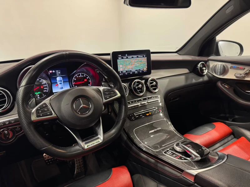 Mercedes-Benz GLC 63 AMG 4M/COUPE/476HP/CARBON/PANO/HUD/360/BURM/MEMO/816f, снимка 8 - Автомобили и джипове - 51878825