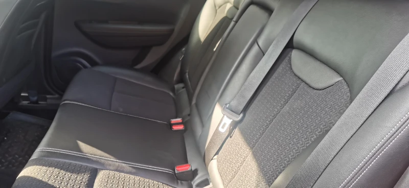 Renault Kadjar 1.6 DCI; 4x4, снимка 10 - Автомобили и джипове - 52460341