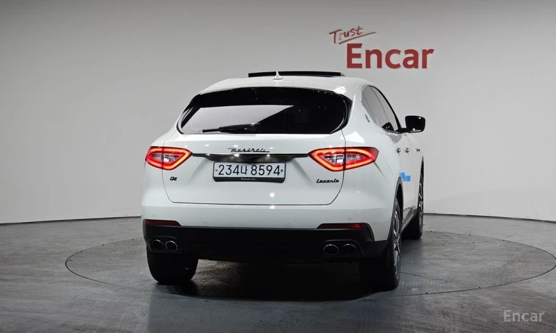 Maserati Levante, снимка 4 - Автомобили и джипове - 53273053