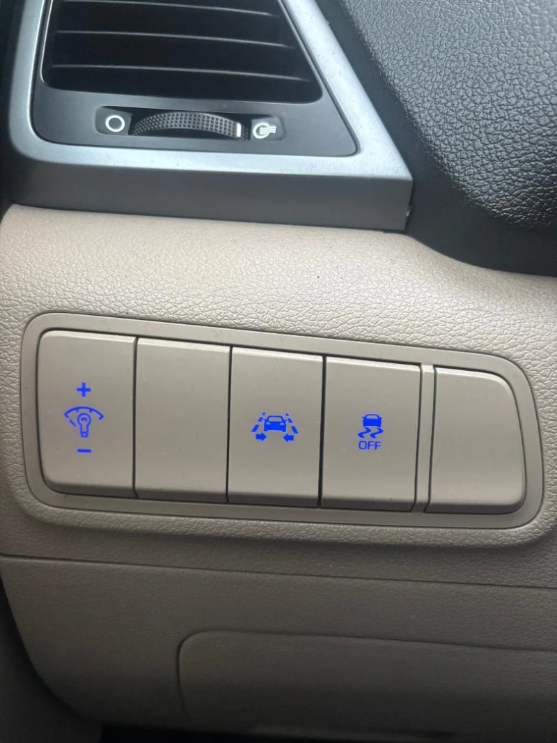 Hyundai Tucson 1.7 CRDI AWD, снимка 11 - Автомобили и джипове - 53477898