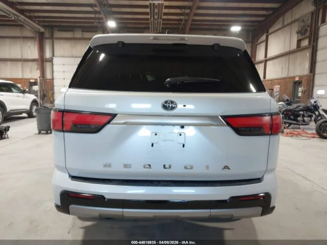 Toyota Sequoia SR5 4WD (Natl), снимка 11 - Автомобили и джипове - 54679588