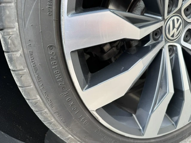 VW Tiguan R-Line, снимка 8 - Автомобили и джипове - 54980644