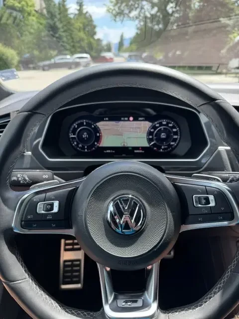 VW Tiguan R-Line, снимка 10 - Автомобили и джипове - 54980644