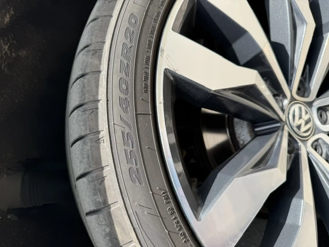 VW Tiguan R-Line, снимка 7 - Автомобили и джипове - 54980644