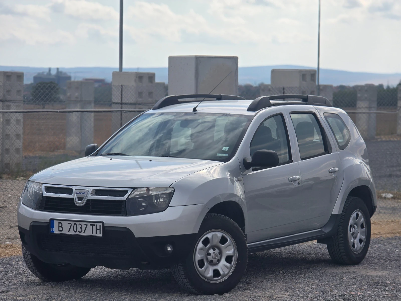 Dacia Duster 4x4, снимка 1