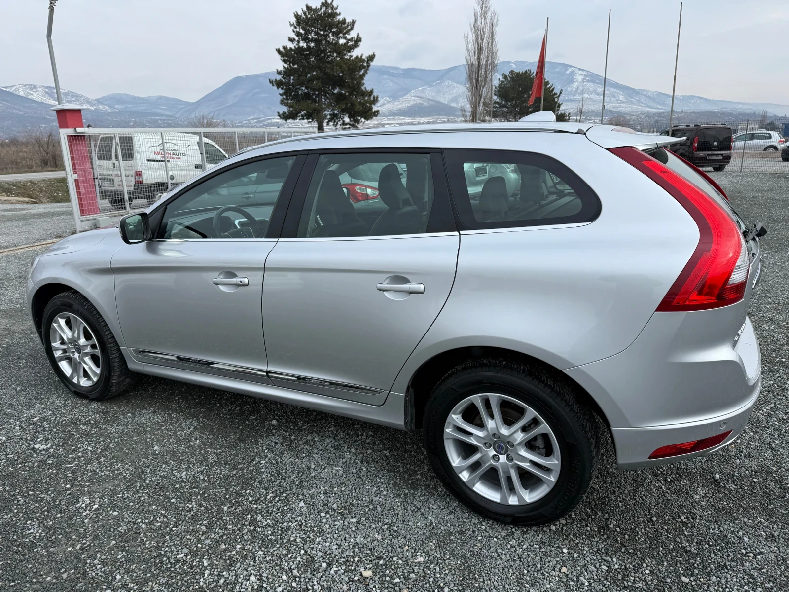 Volvo XC60 (KATO НОВА)^(4х4) - изображение 9