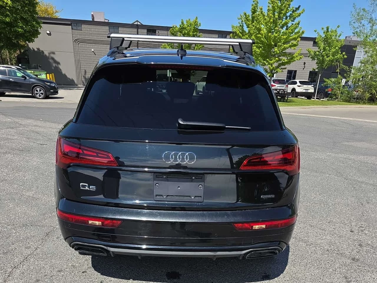 Audi Q5 Progressiv /DISTRONIC/CAMERA/АВТОКРЕДИТ, снимка 4 - Автомобили и джипове - 54726491