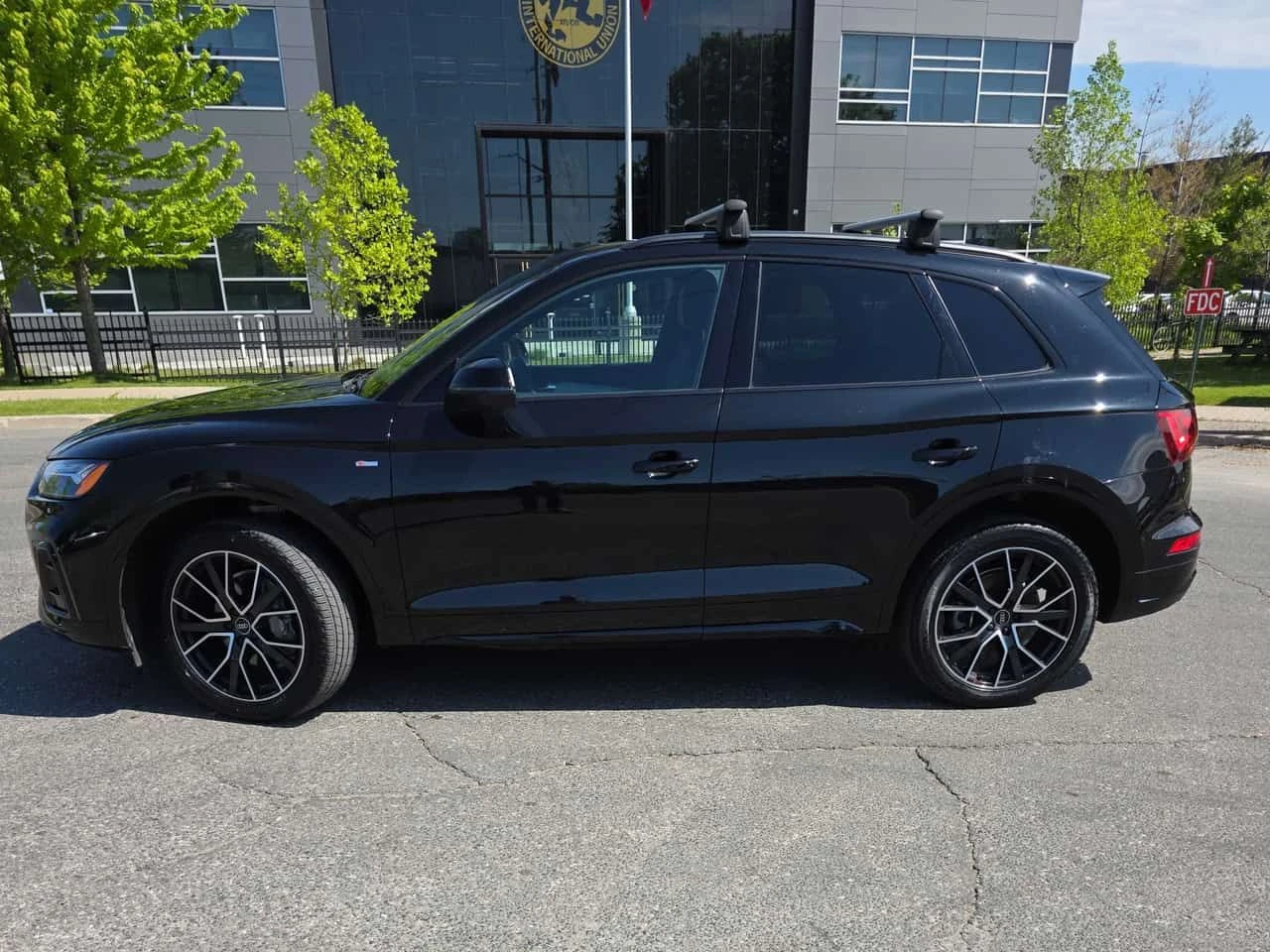 Audi Q5 Progressiv /DISTRONIC/CAMERA/АВТОКРЕДИТ, снимка 2 - Автомобили и джипове - 54726491