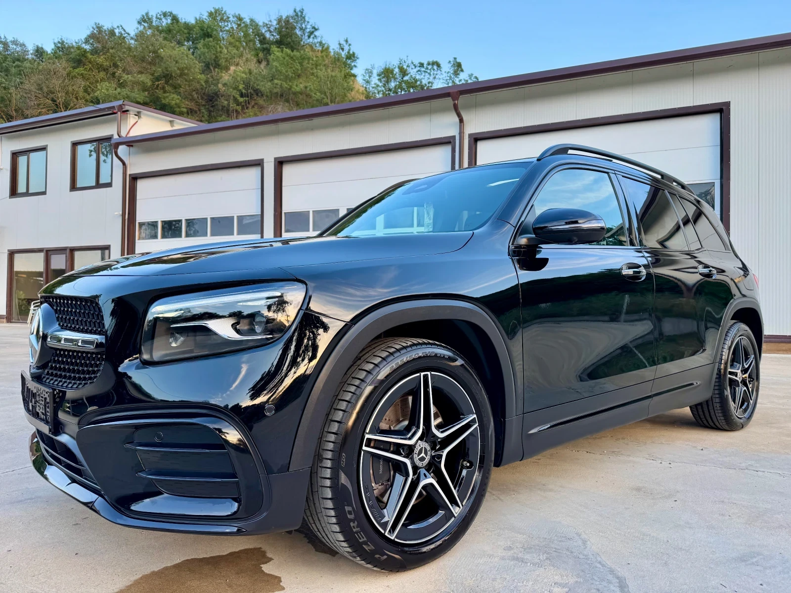 Mercedes-Benz GLB * 220d* FACE* 4-Matic* AMG* FULL-MAX* TOP* , снимка 3 - Автомобили и джипове - 54991116