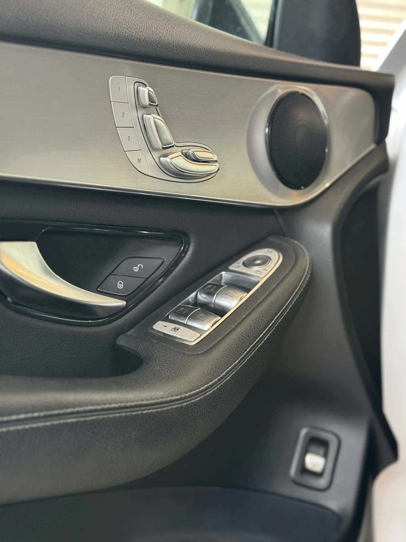 Mercedes-Benz GLC 220d, снимка 7 - Автомобили и джипове - 55471876