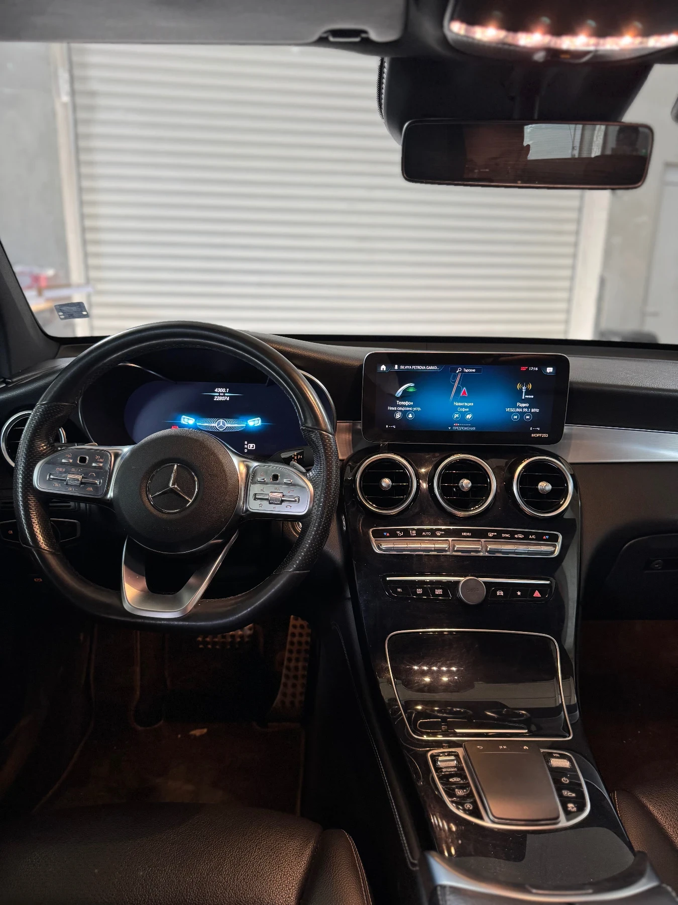 Mercedes-Benz GLC 220d, снимка 8 - Автомобили и джипове - 55471876