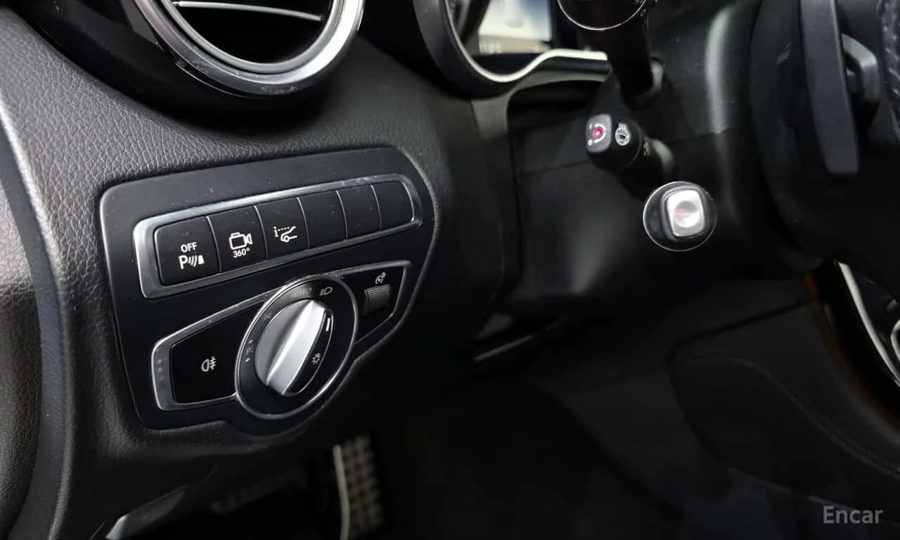Mercedes-Benz GLC 300 * 4MATIC AMG Line * ОПЦИЯ ЗА ФИНАНСИРАНЕ, снимка 14 - Автомобили и джипове - 55569432