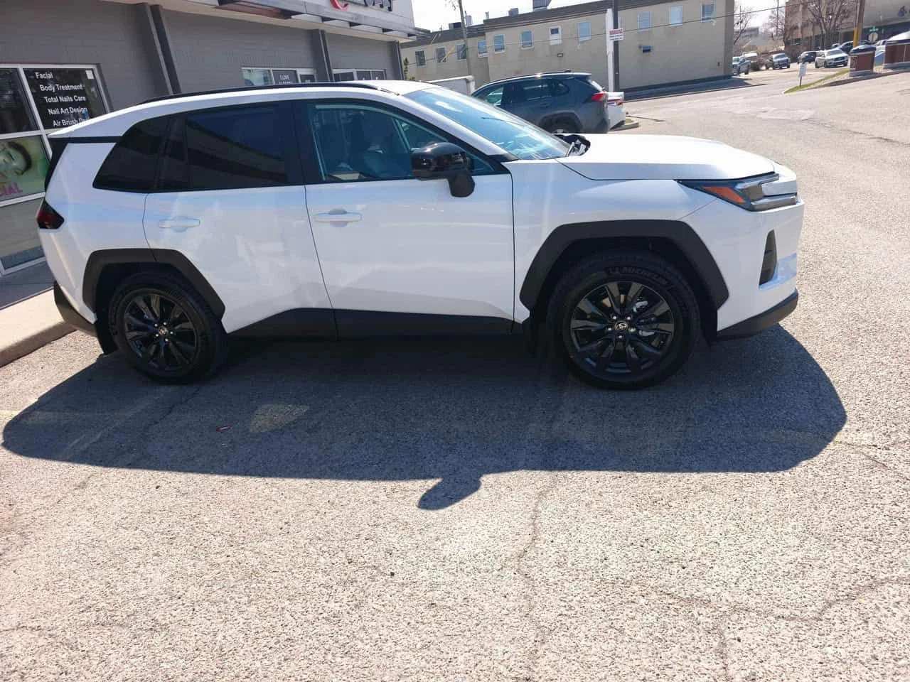 Toyota Rav4 * XLE AWD * CARFAX * БЕЗ ПЪРВОНАЧАЛНА ВНОСКА, снимка 3 - Автомобили и джипове - 55701827