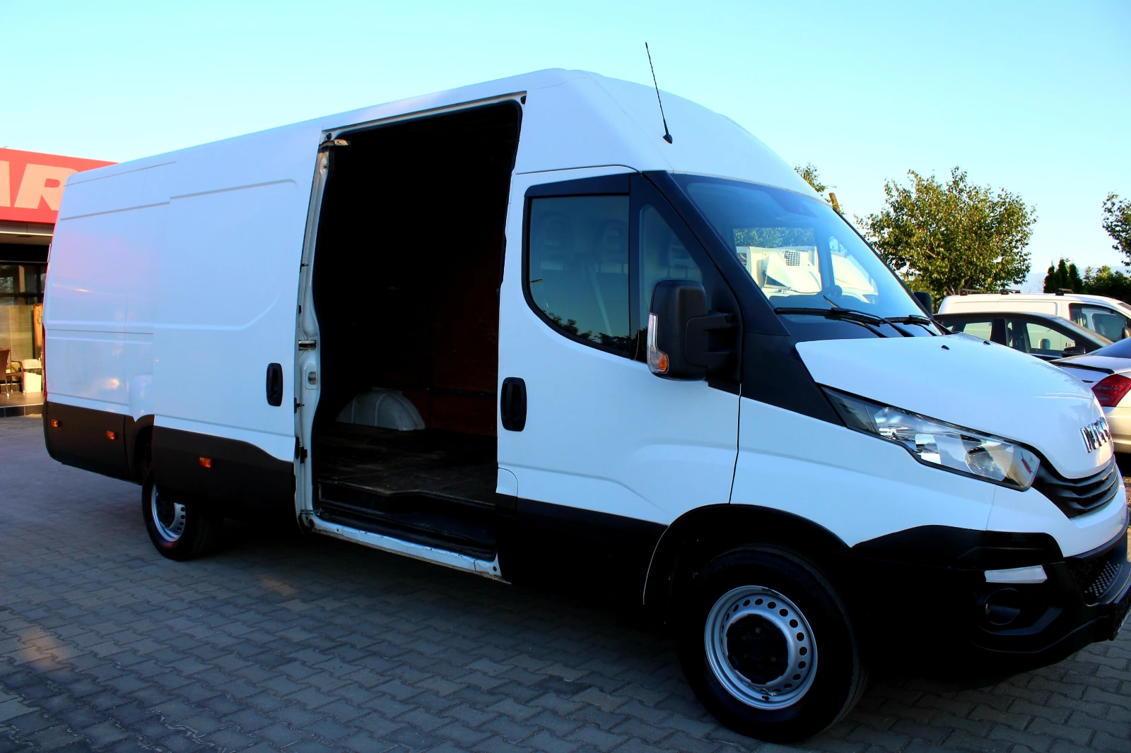 Iveco Daily 35S14 СОБСТВЕН ЛИЗИНГ - изображение 8