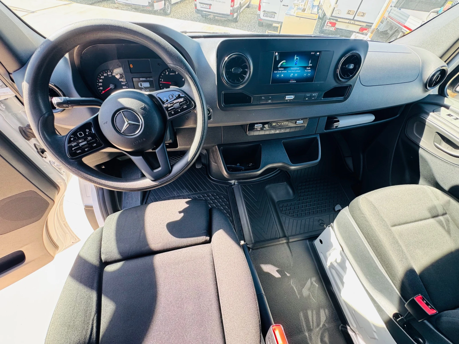Mercedes-Benz Sprinter 316 Немски!ЧИСТО НОВ!Климатр!Камера!ТОП!EURO6, снимка 13 - Бусове и автобуси - 54548428