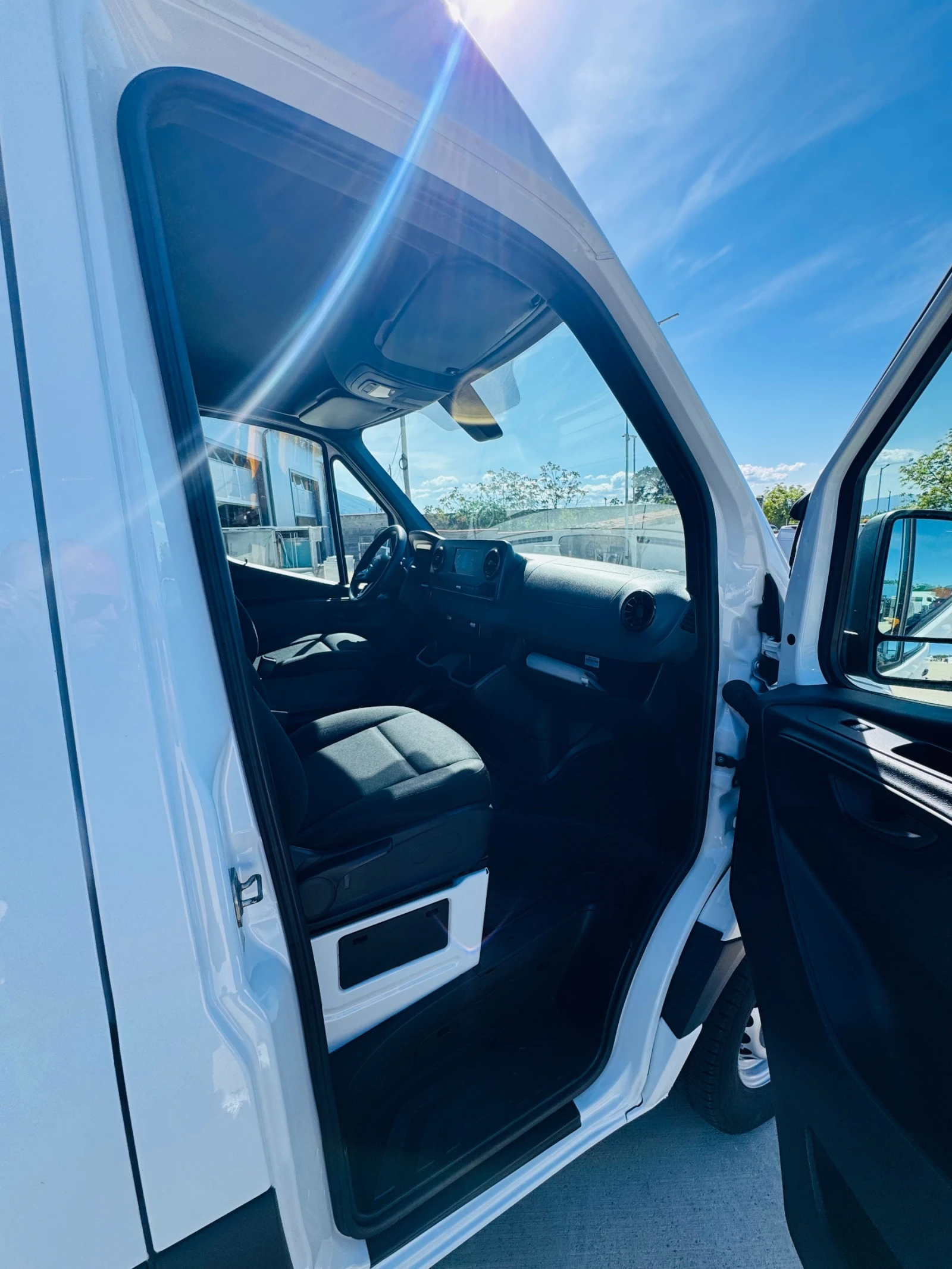 Mercedes-Benz Sprinter 316 Немски!ЧИСТО НОВ!Климатр!Камера!ТОП!EURO6, снимка 9 - Бусове и автобуси - 54548428