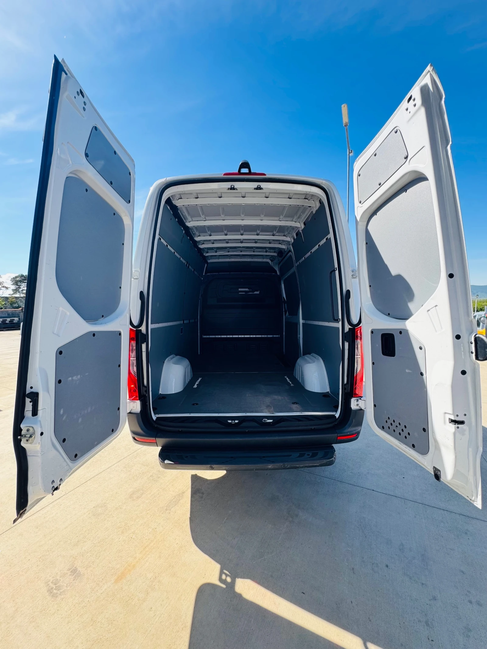 Mercedes-Benz Sprinter 316 Немски!ЧИСТО НОВ!Климатр!Камера!ТОП!EURO6, снимка 6 - Бусове и автобуси - 54548428