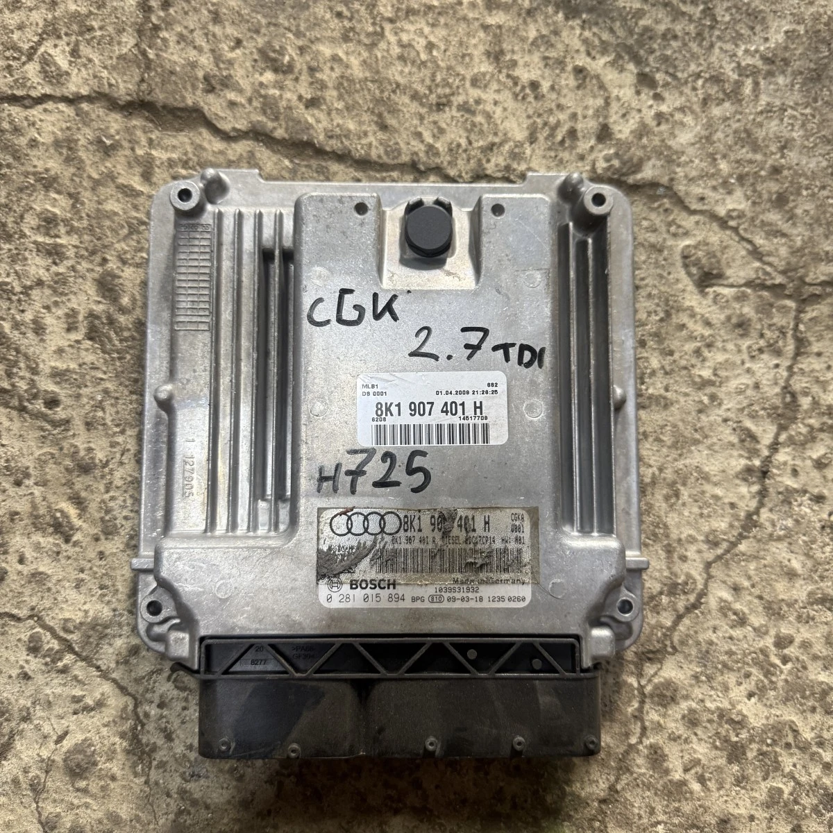 Компютър мотор двигател ECU AUDI A4 B8 8t A5 Q5 27tdi CGK 8K1907401H ном 725
