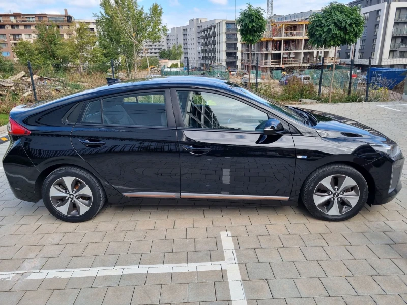 Hyundai Ioniq FULL ELECTRIC + ТЕРМОПОМПА, снимка 4 - Автомобили и джипове - 47555699