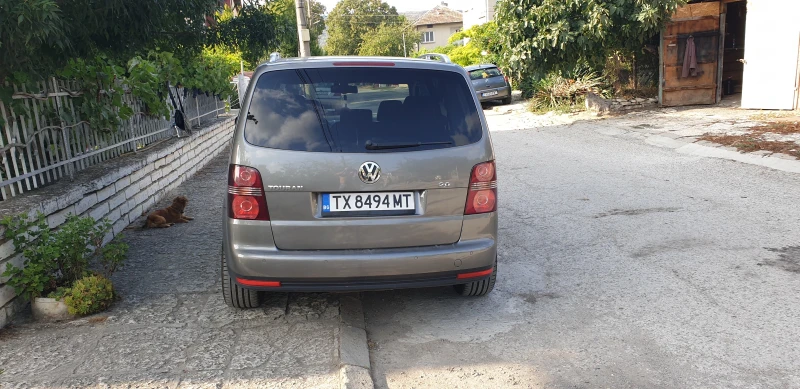 VW Touran 2.0 TDI, снимка 7 - Автомобили и джипове - 48042404