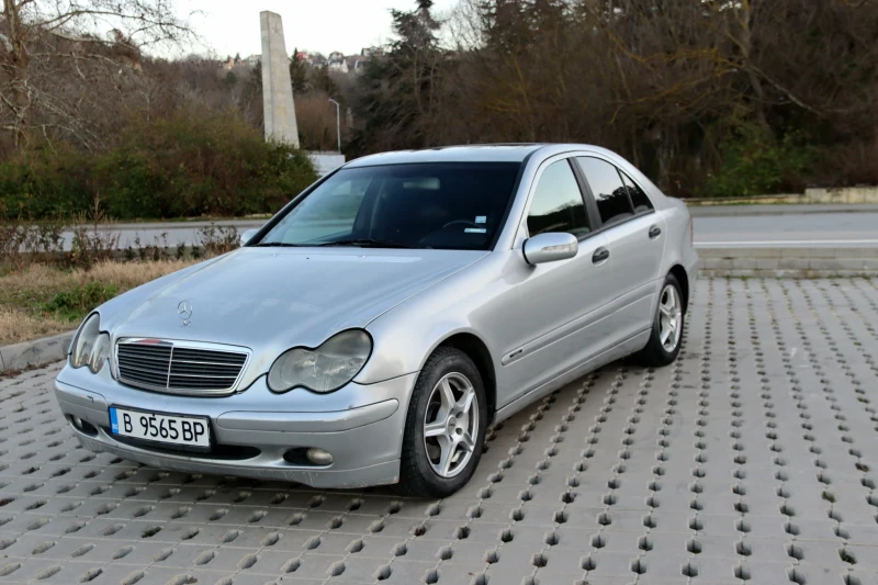 Mercedes-Benz C 220, снимка 10 - Автомобили и джипове - 48743489